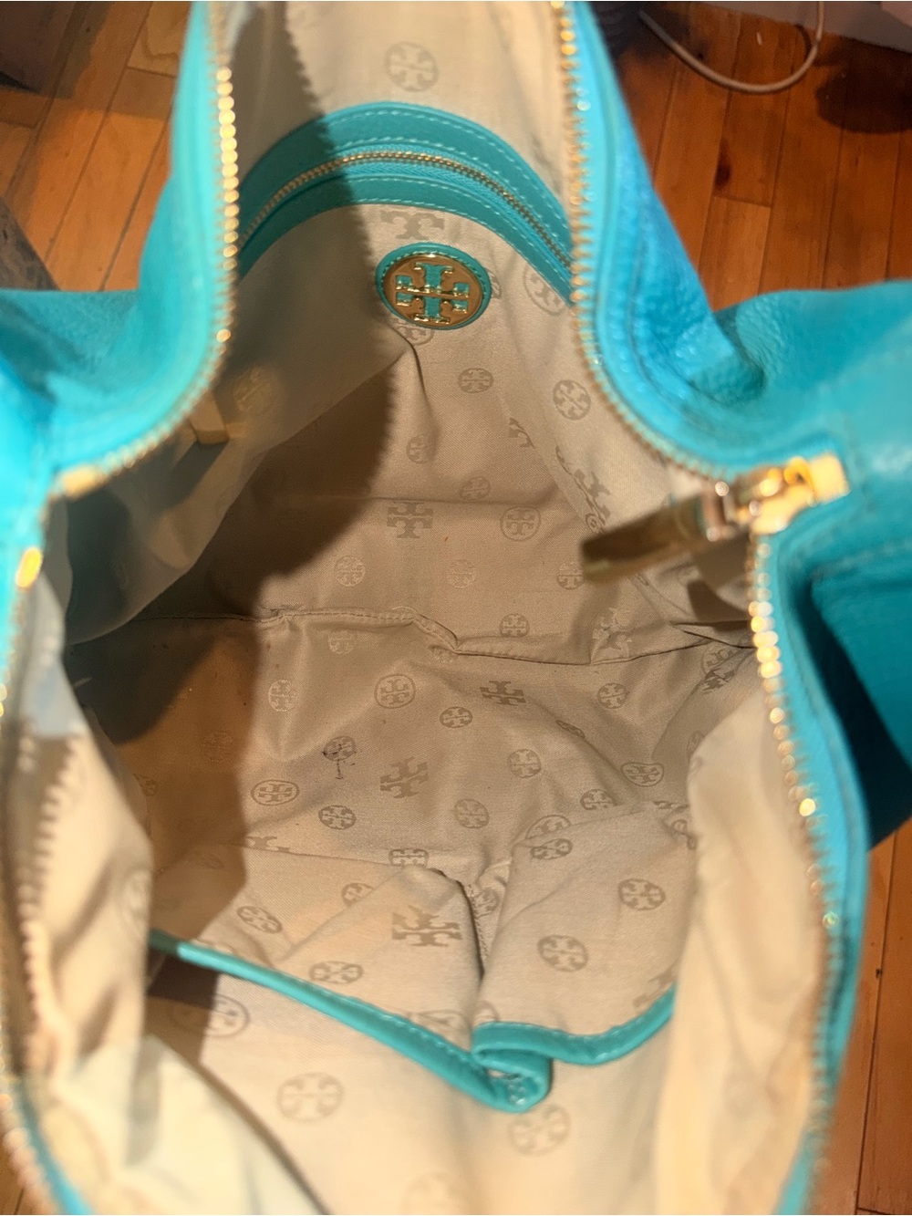 Tory Burch Turquoise 2 way bag and wallet combo! - Picture 13 of 16